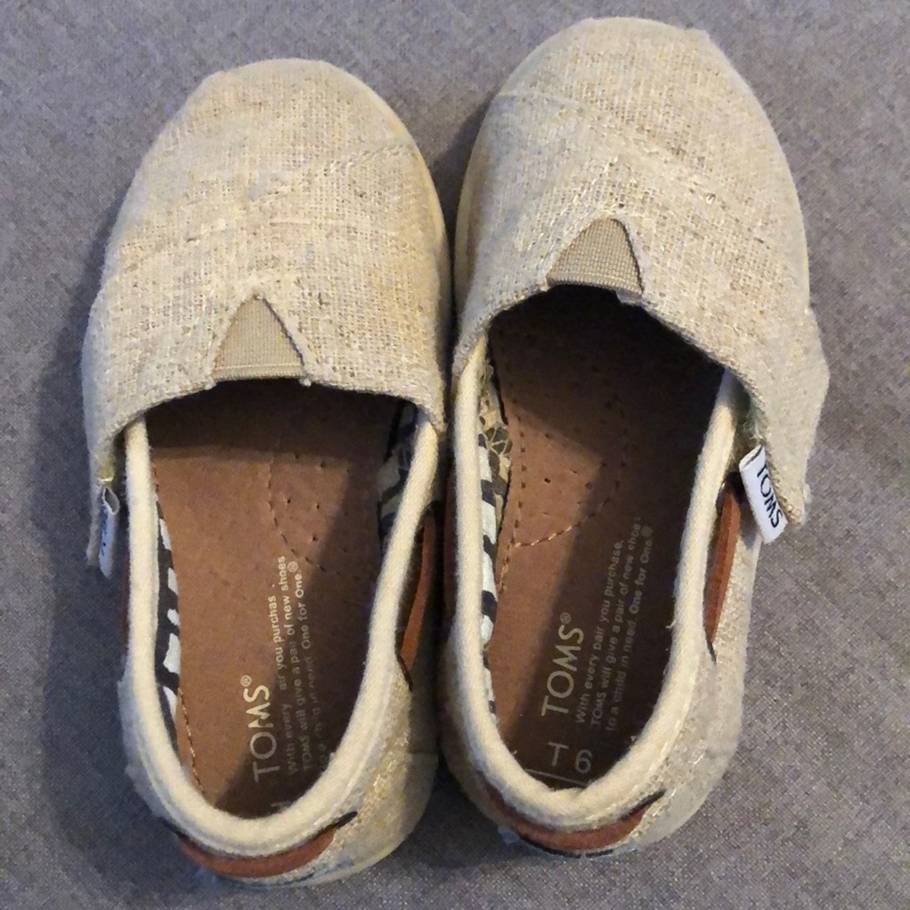 Toms shoes